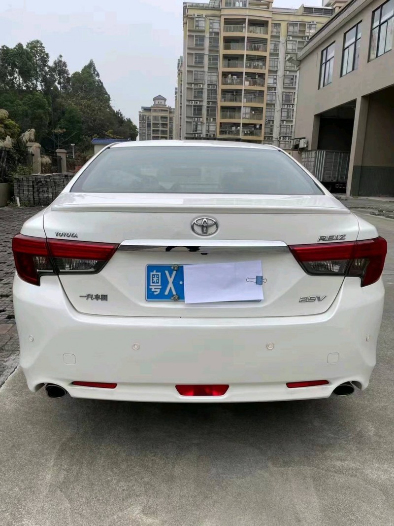 佛山16年丰田锐志9