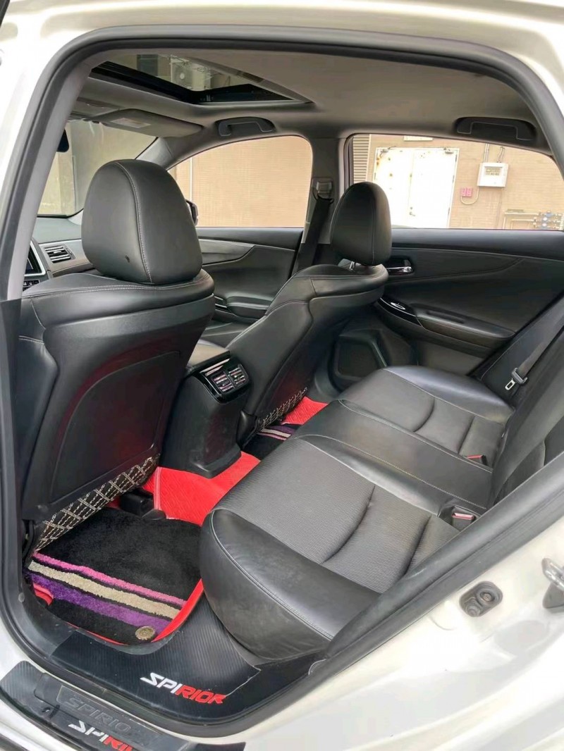 江门18年本田思铂睿5