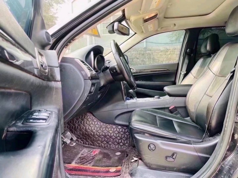 东营12年Jeep大切诺基8