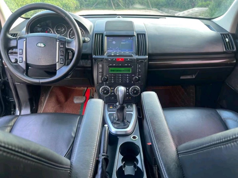 青岛11年路虎发现8