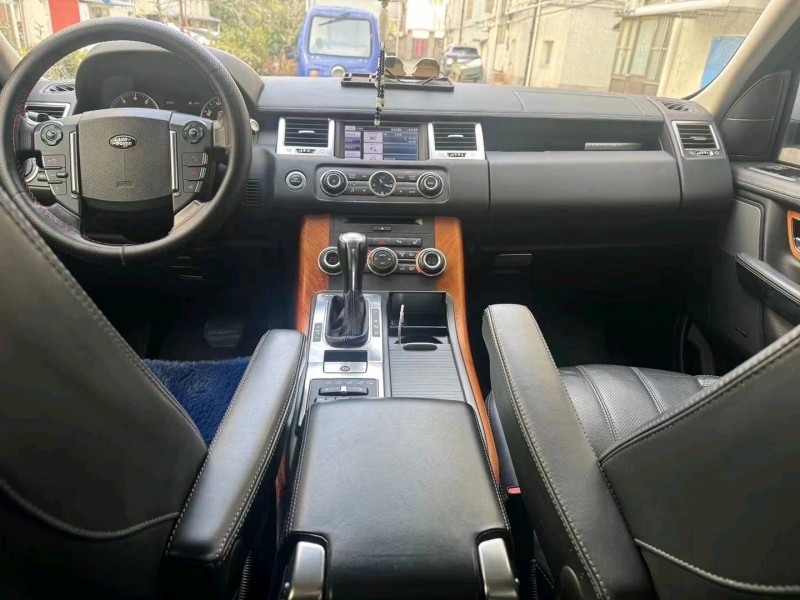 苏州12年路虎揽胜运动8