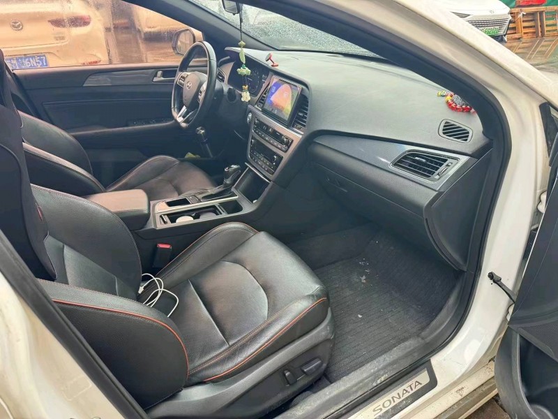 湖州15年現代索納塔九6