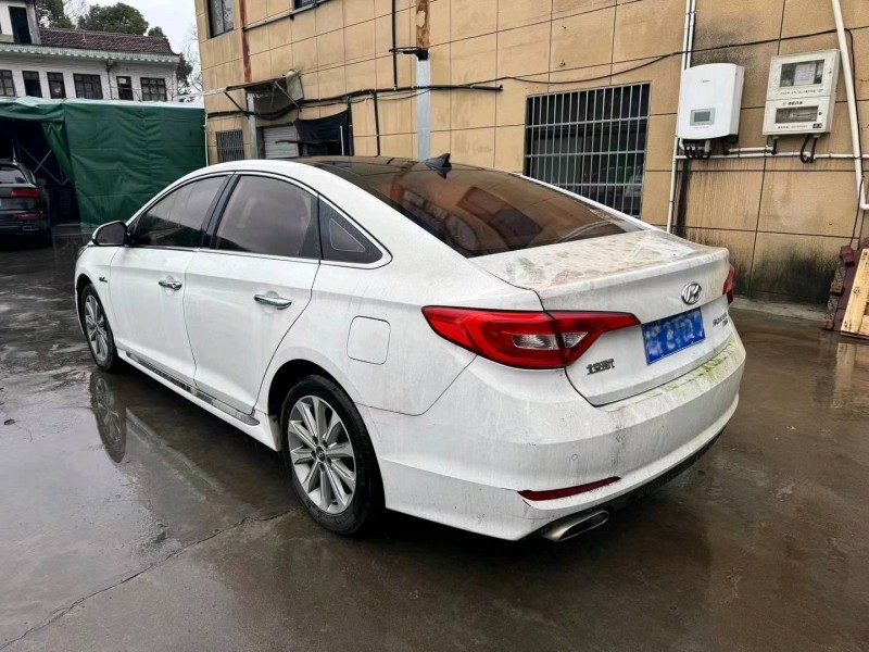 湖州15年現代索納塔九8