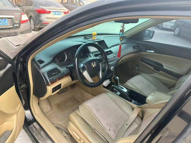 东营13年本田雅阁6