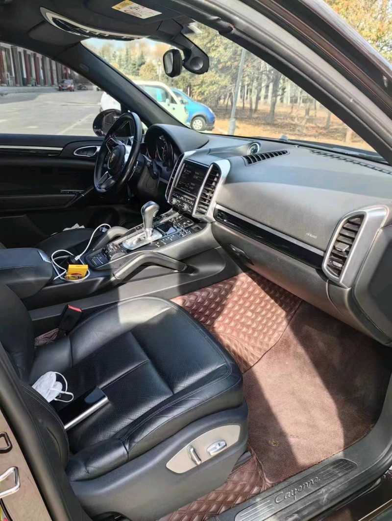 济宁15年保时捷卡宴6