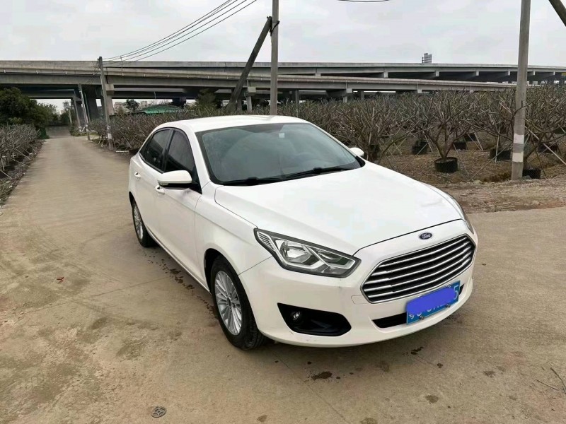 珠海17年福特福睿斯2