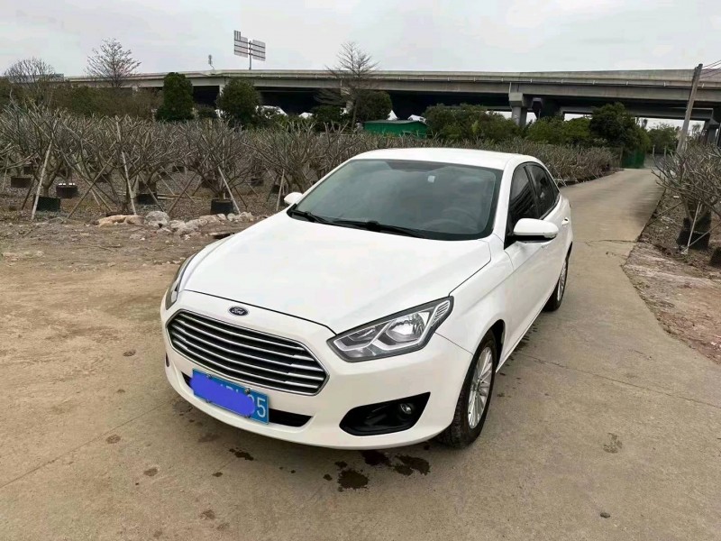 珠海17年福特福睿斯5