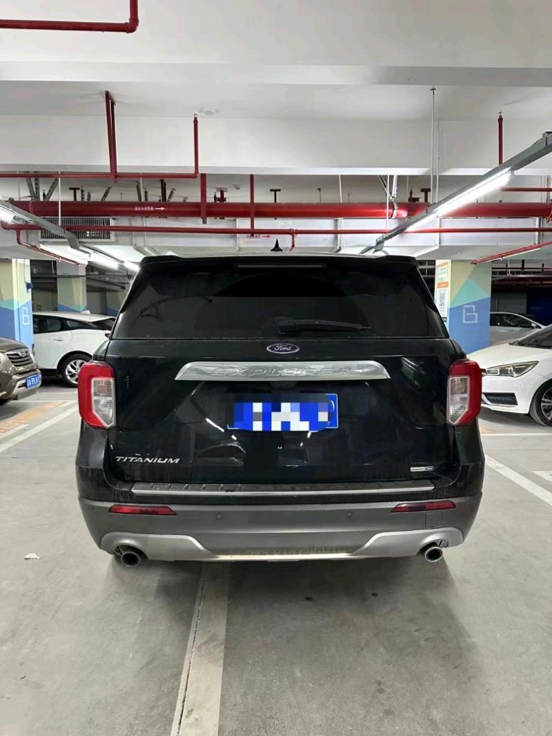 重庆21年福特探险者9