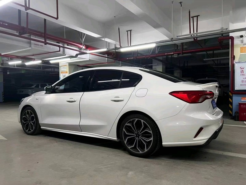 重庆22年福特福克斯3