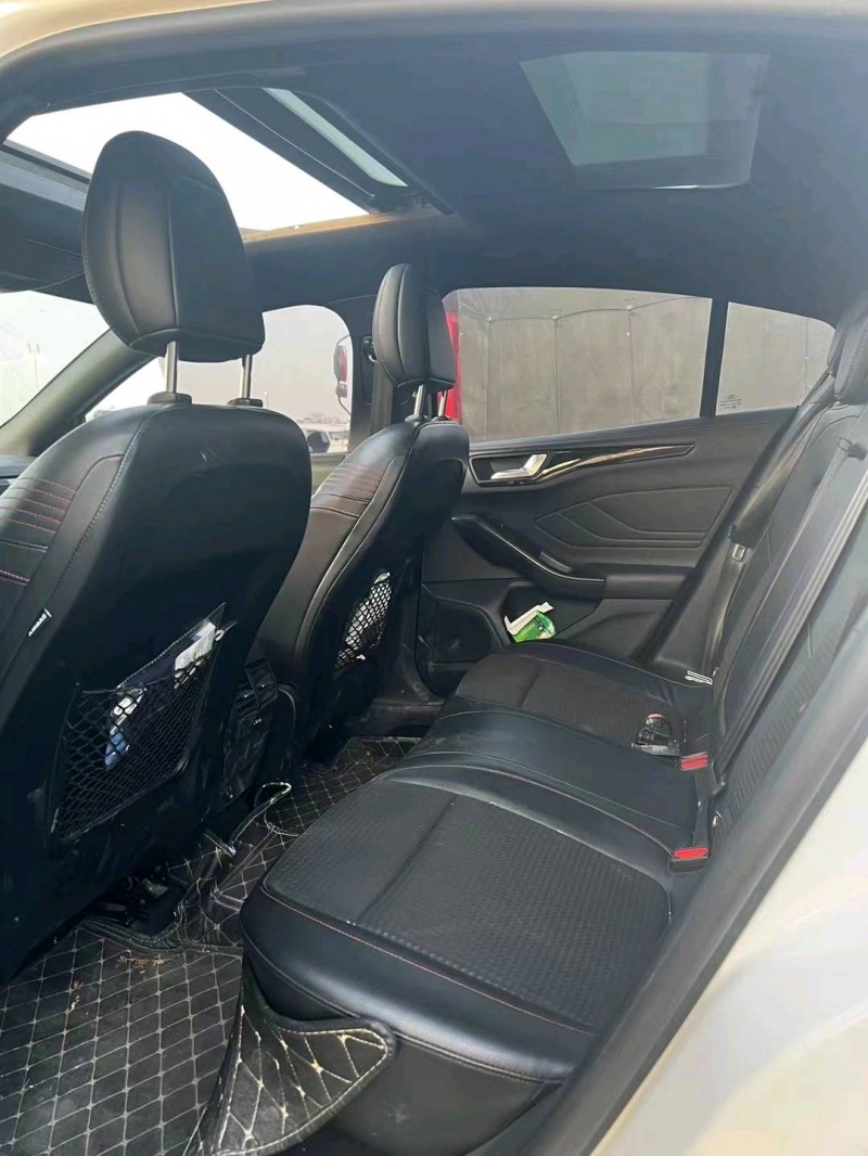 重庆22年福特福克斯6