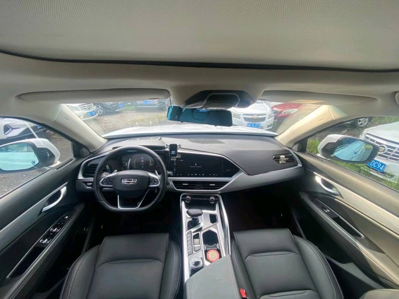 广州20年吉利星越8