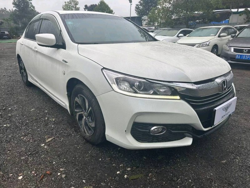 广州17年本田雅阁2