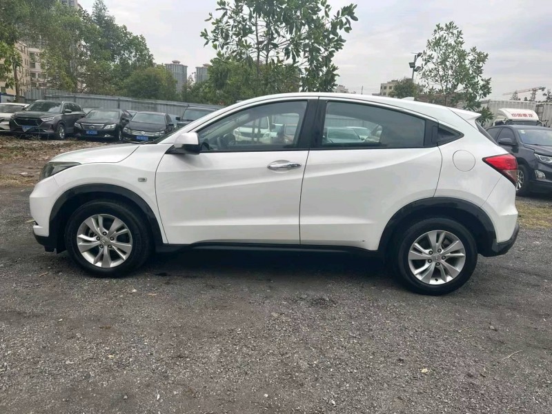 广州17年本田缤智4