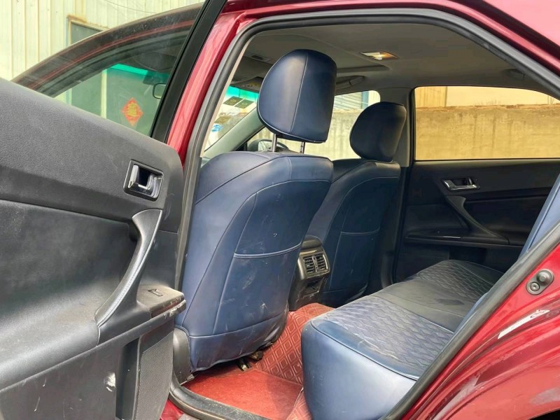 济宁12年丰田锐志5