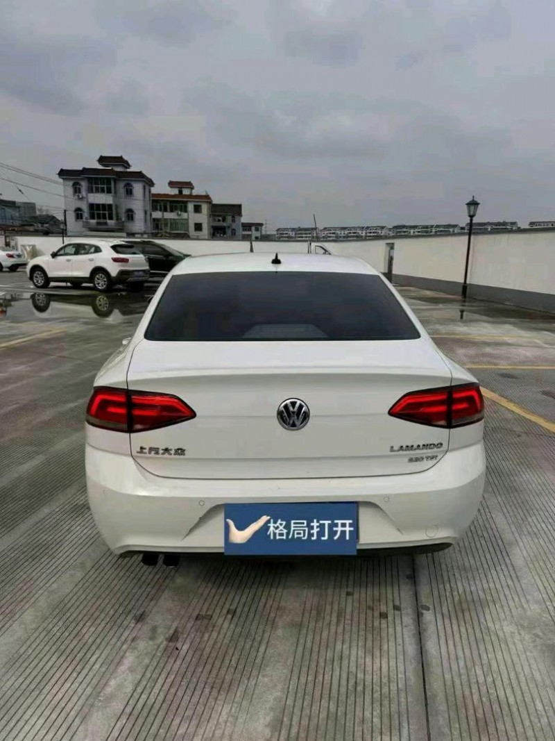 嘉興18年大眾凌渡5