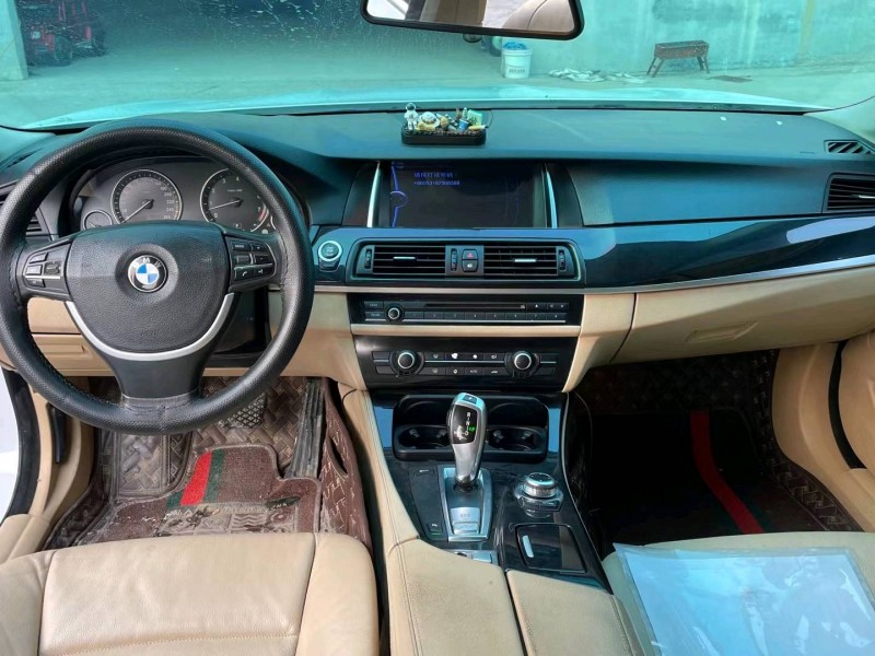 济宁11年宝马5系4