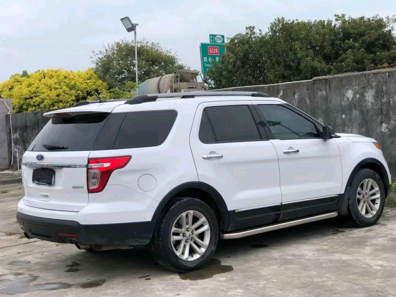 珠海15年福特探险者3