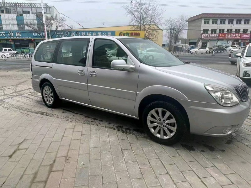 保定13年别克GL82