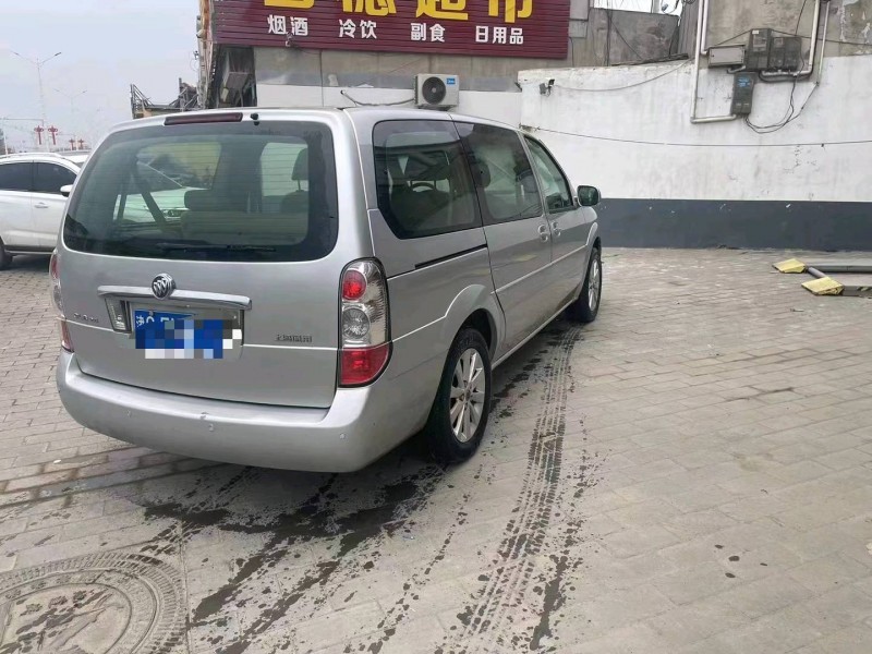 保定13年别克GL85