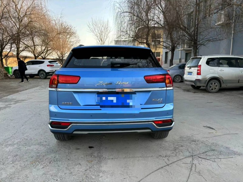 保定18年众泰大迈X74