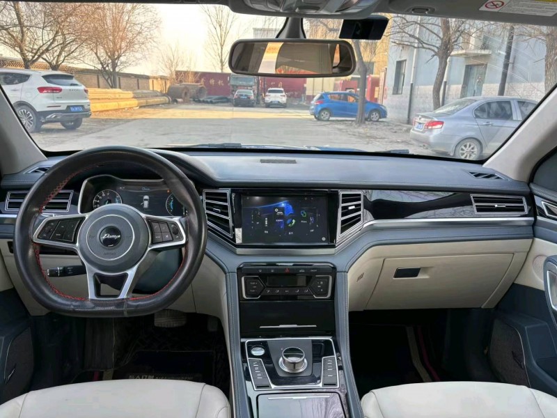 保定18年众泰大迈X78