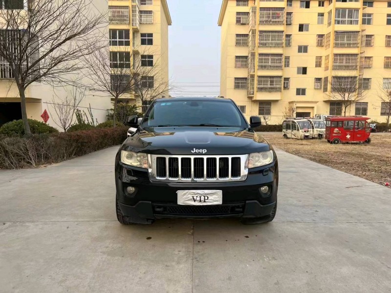 徐州13年Jeep大切诺基1