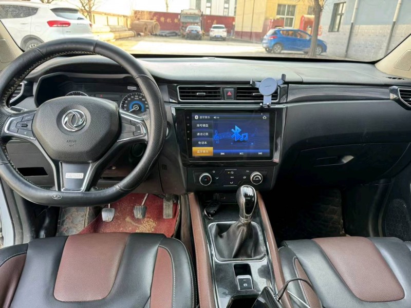 保定16年东风风光7