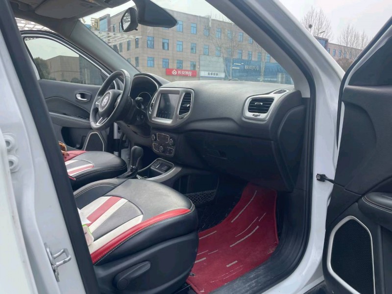許昌19年Jeep指南者7