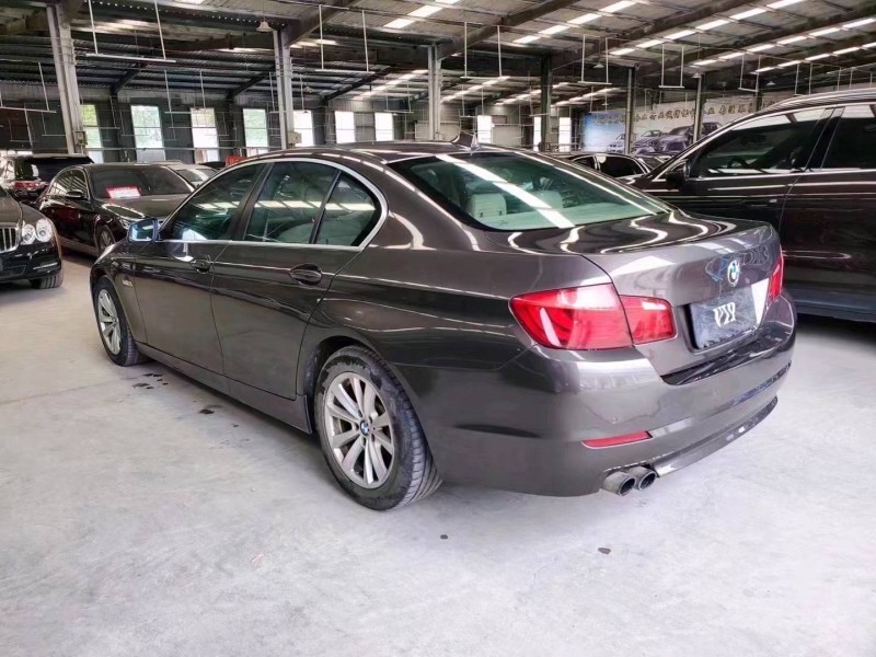 济宁13年宝马5系8