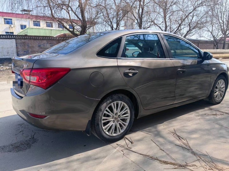 保定17年别克英朗8