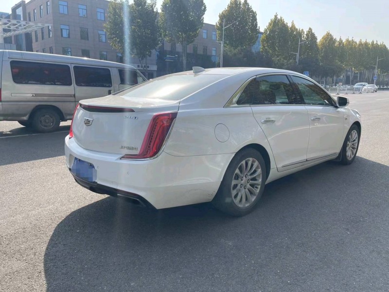 許昌18年凱迪拉克XTS6