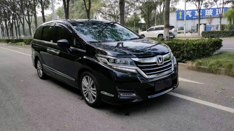 邯郸16年本田艾力绅2