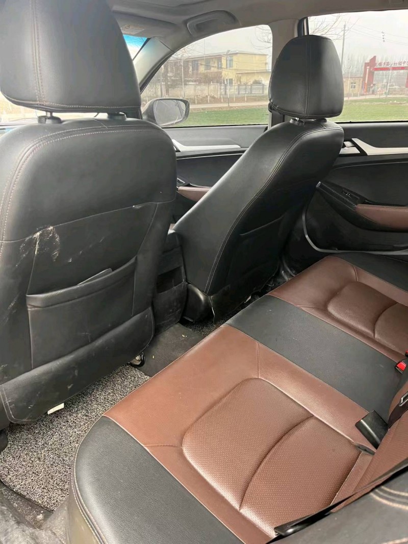 新乡17年吉利远景7