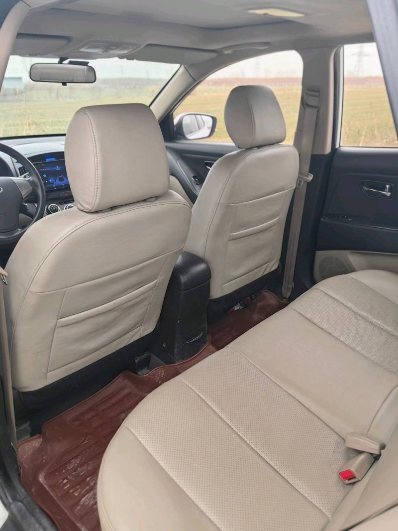 保定15年现代悦动8