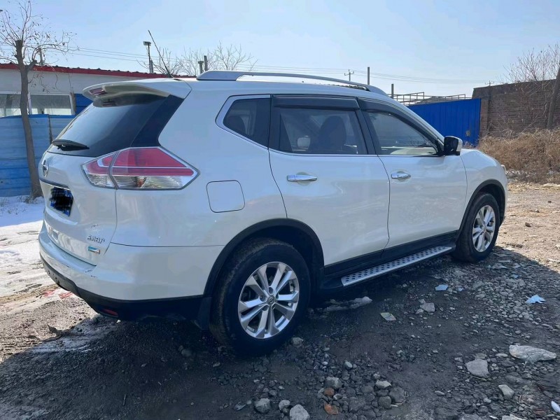 保定15年日产奇骏4