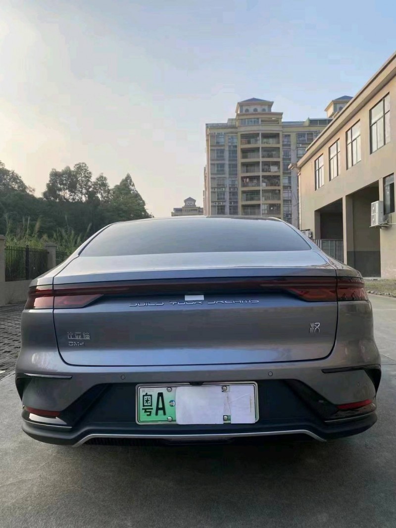 江门23年比亚迪汉8