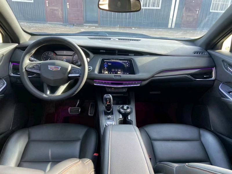 保定20年凯迪拉克XT45