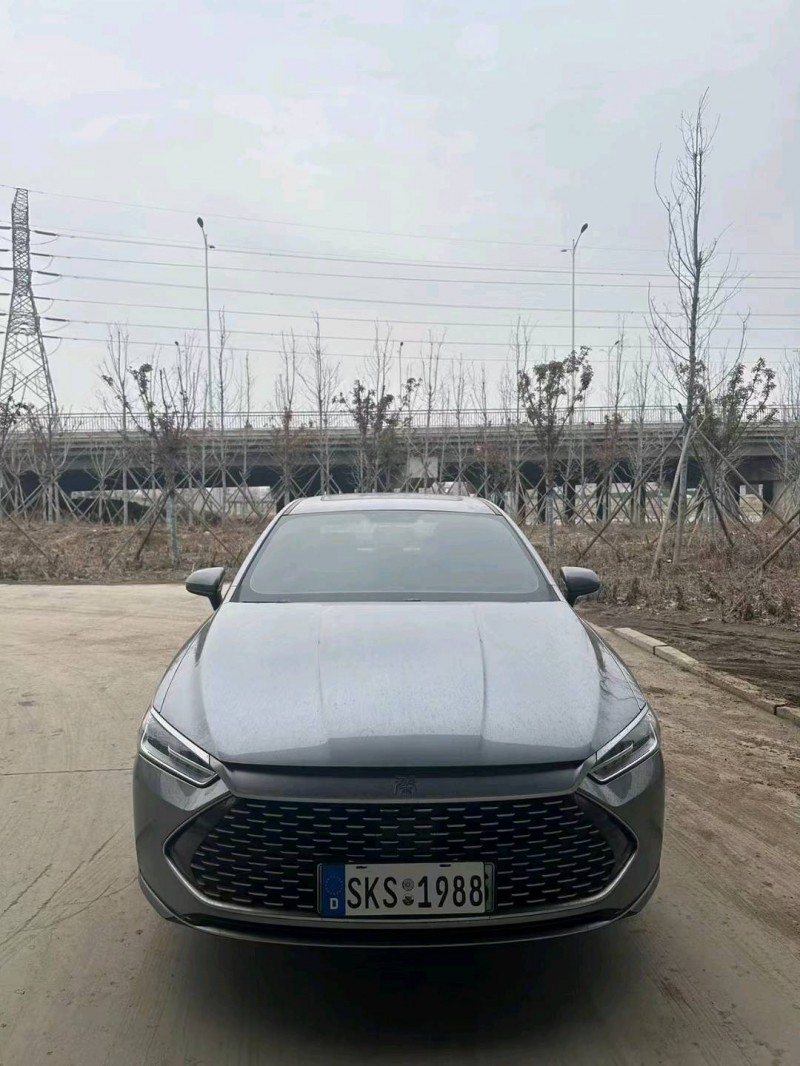 青岛23年比亚迪秦1