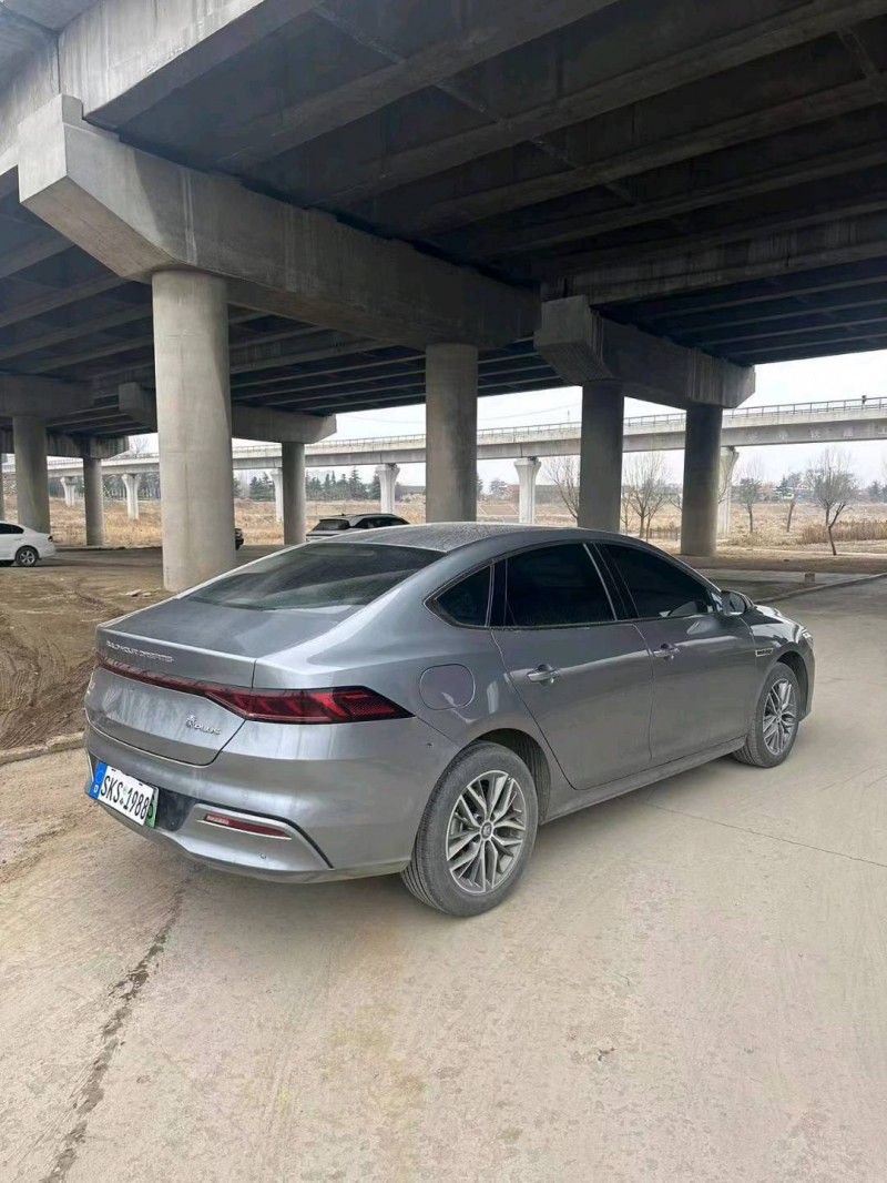 青岛23年比亚迪秦8