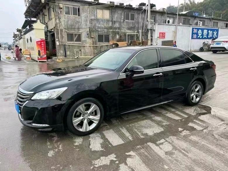 广州16年丰田皇冠2