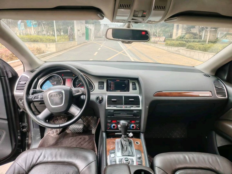 苏州11年奥迪Q75