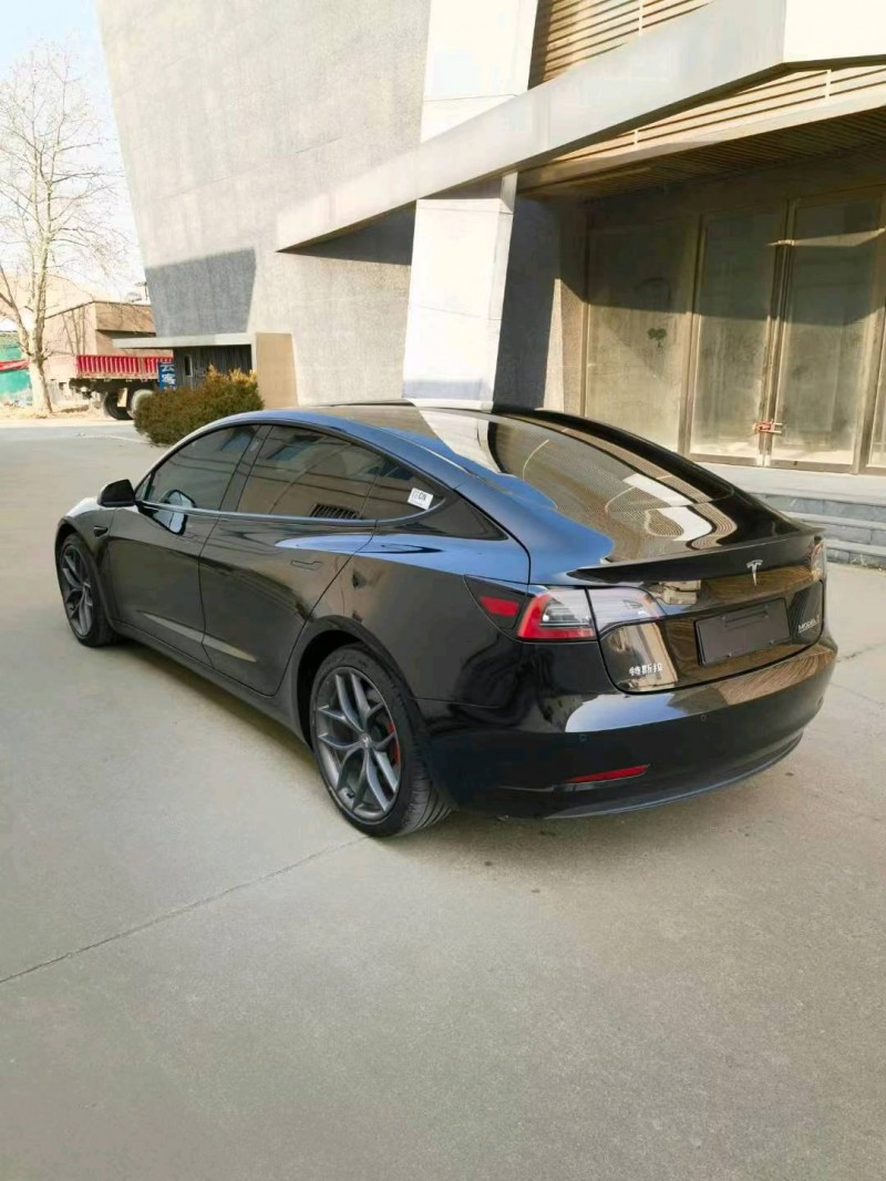 東營21年特斯拉MODEL 35