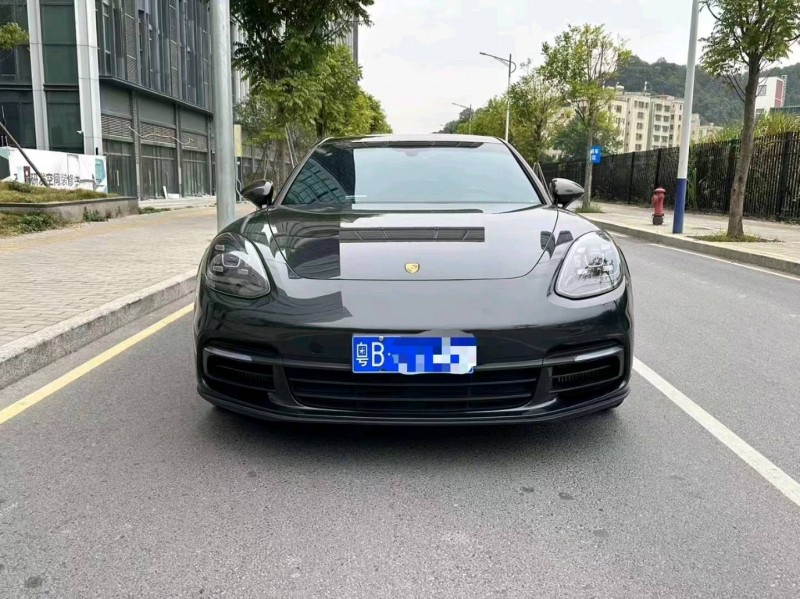 汕头19年保时捷帕拉梅拉1