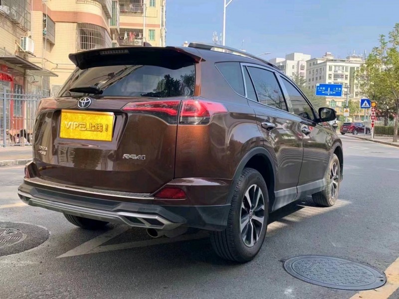 珠海17年丰田RAV4荣放4