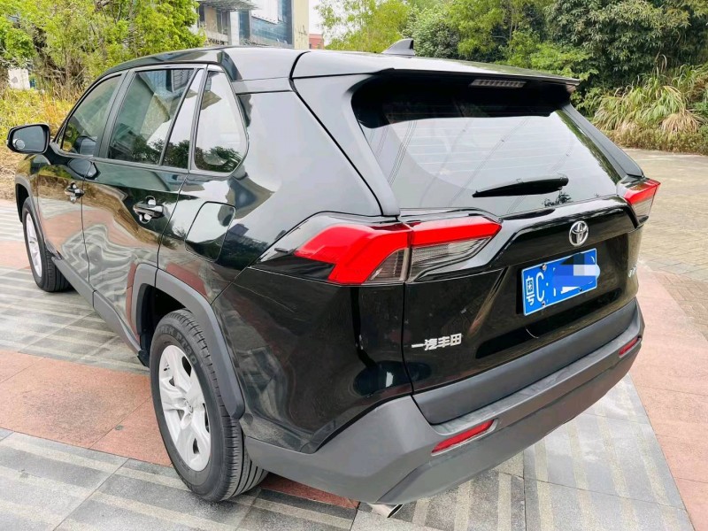 珠海22年丰田RAV4荣放4