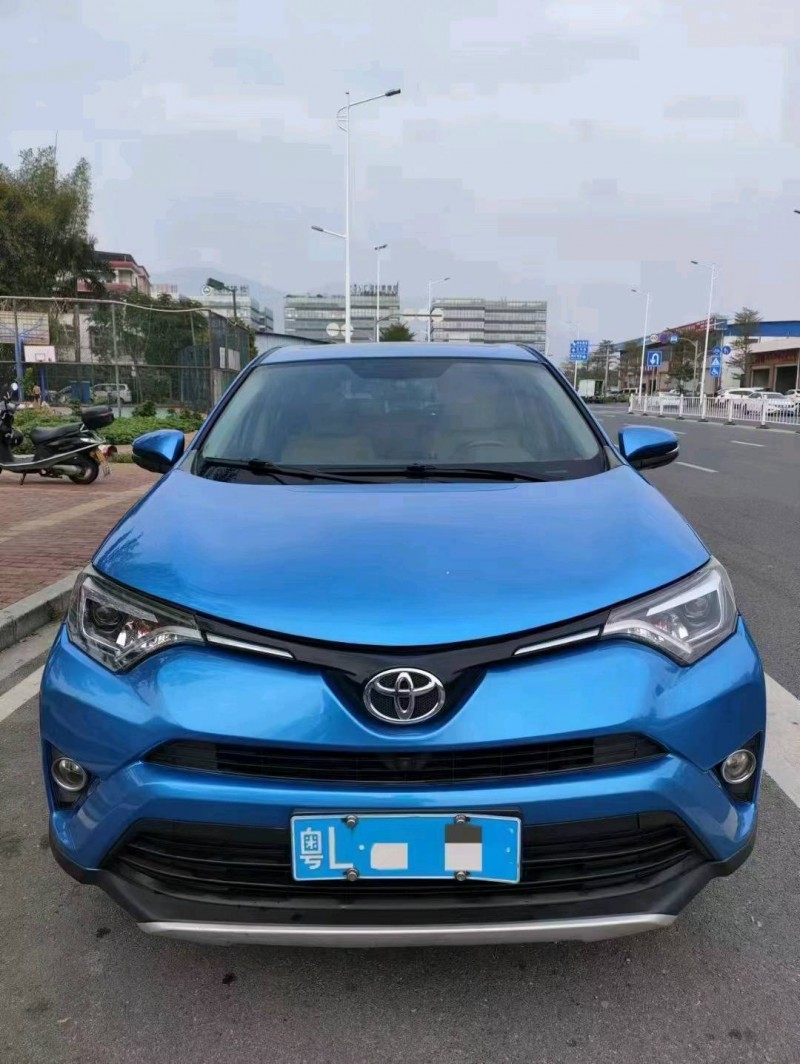 珠海16年丰田RAV4荣放1