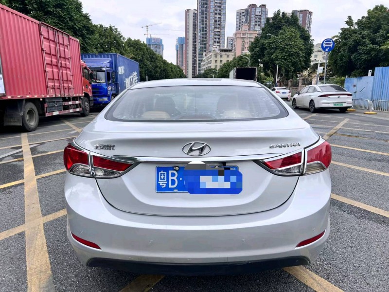 珠海13年现代朗动6
