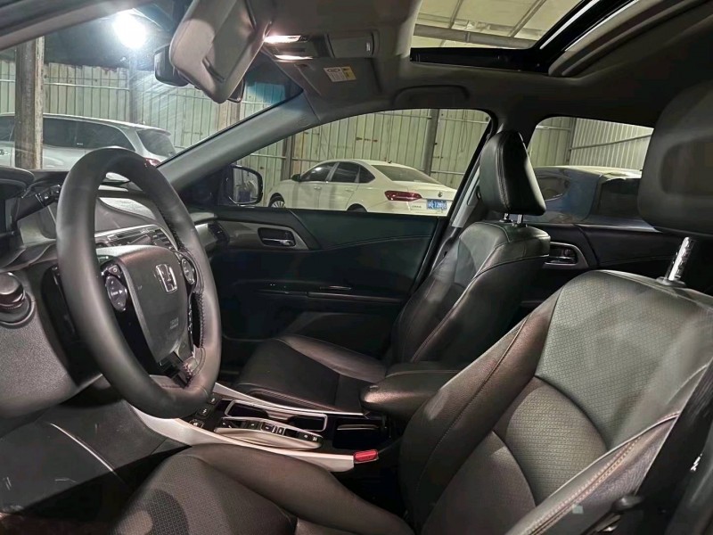 东营17年本田雅阁4