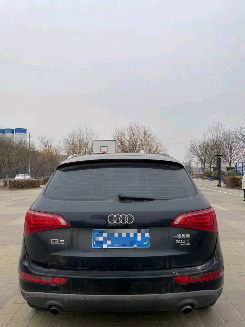 天津10年奧迪Q59