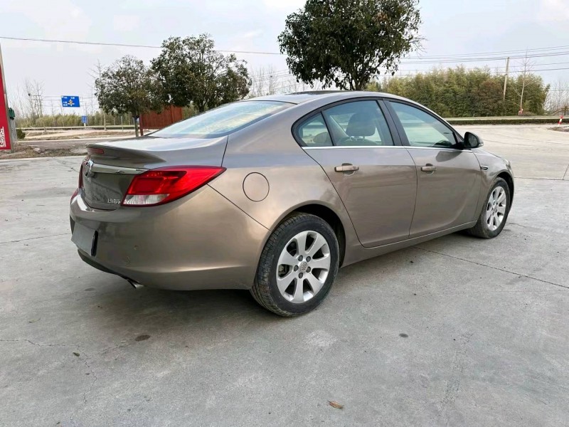 徐州12年别克君威8